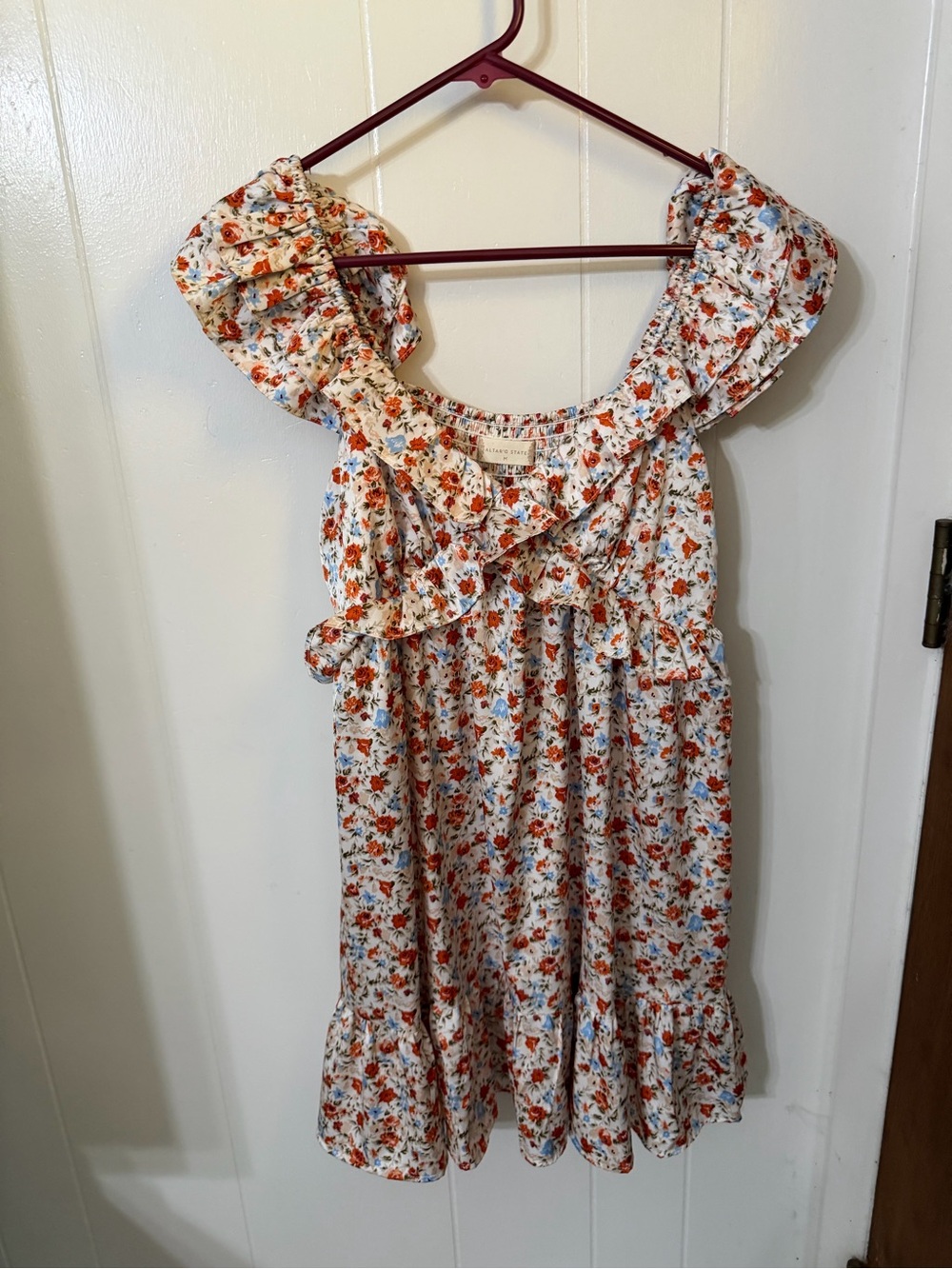 Girls' White Floral Ruffle Dress - Charming Summer Style